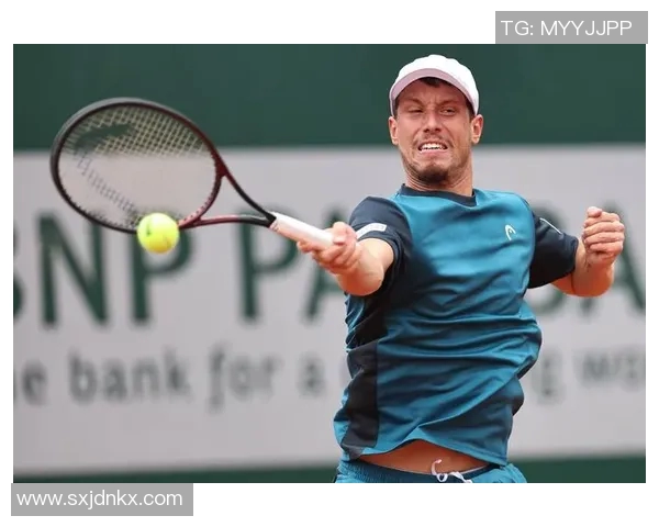 南京网球队与成都网球队赛后复盘分析比赛节奏与战术对比